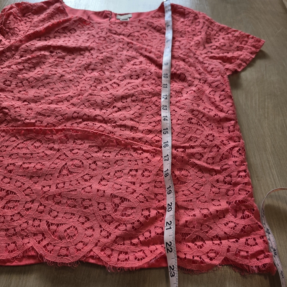 J Crew Short Sleeve Coral Lace Overlay Scalloped Bottom Blouse - Women’s 6 - Picture 5 of 8